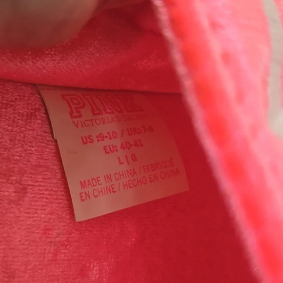 PINK Victoria's Secret Pink Logo Velvety Plush Slide Slippers - Picture 5 of 5